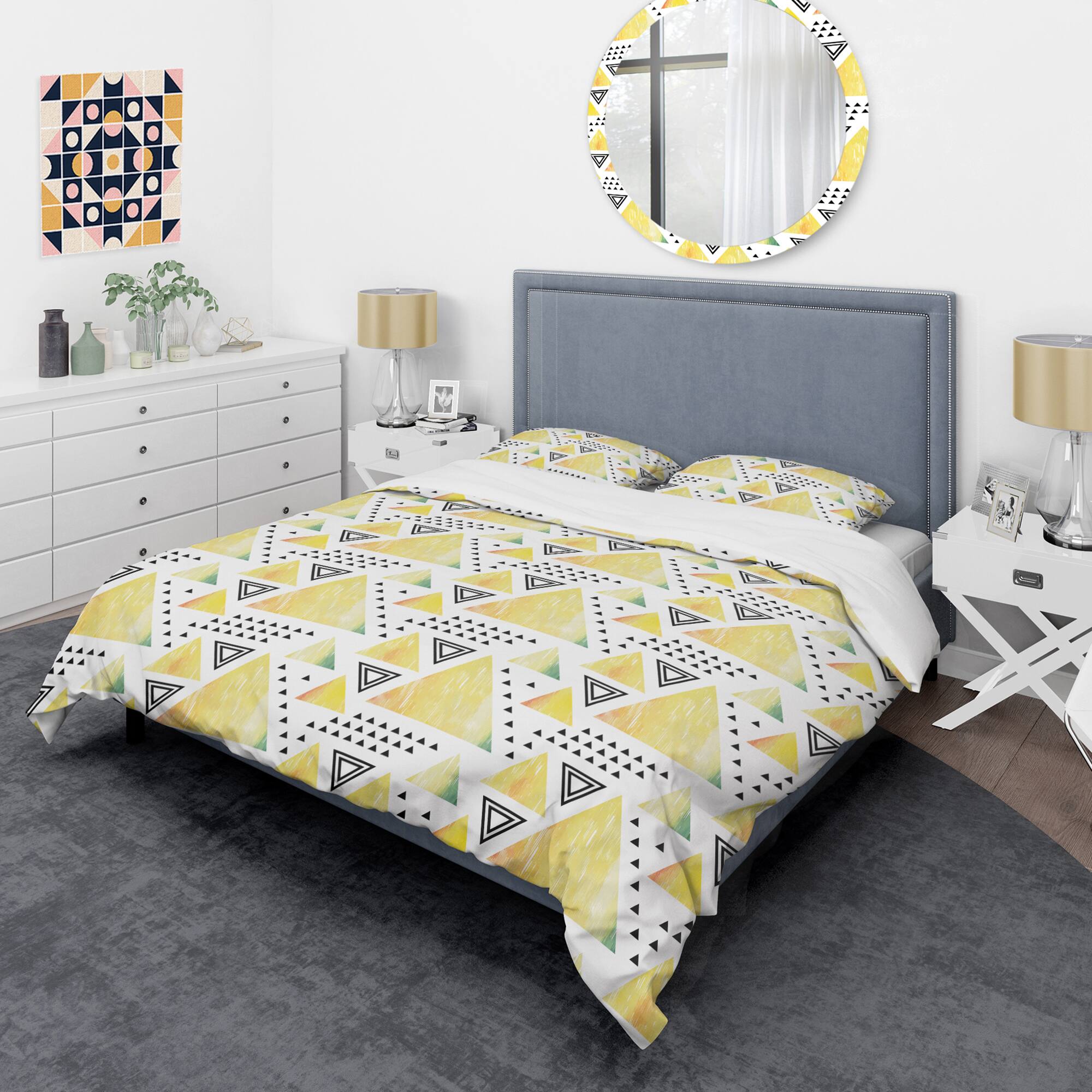 Designart 'Triangular Retro Design IV' Mid-Century Duvet Cover Set